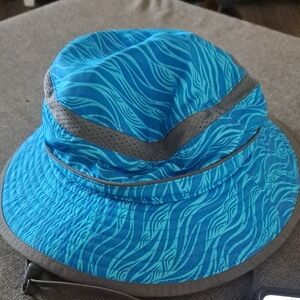 Sun-Day Kids Bucket Hat Rolling Wave. Size M.